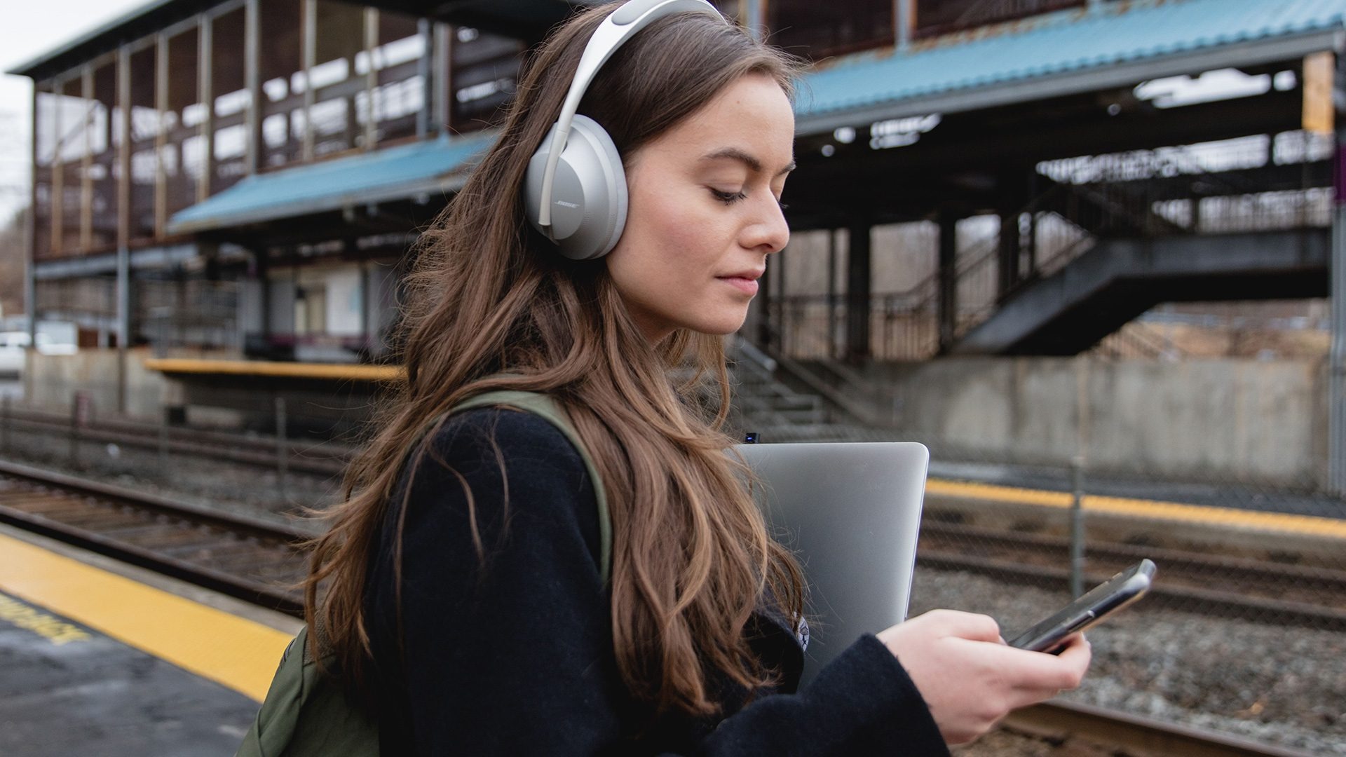 Приложение bose. Bose Noise Cancelling Headphones 700. Postes for selling Headphones.