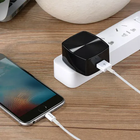 Сетевая зарядка Hoco C26 Quick Charge Qualcomm QC3.0 EU