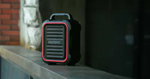 Портативная колонка REMAX RB-X3 с микрофоном