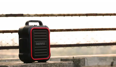Портативная колонка REMAX RB-X3 с микрофоном