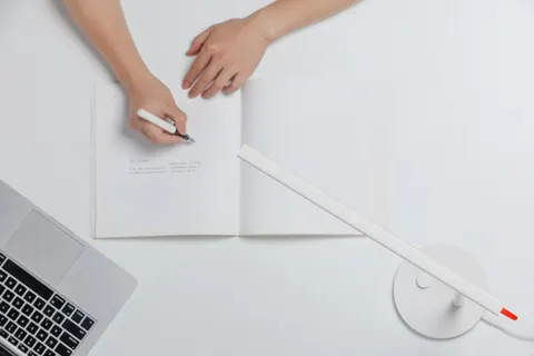 Светодиодная лампа Xiaomi Mi Smart LED EU