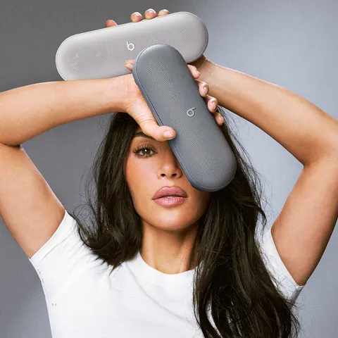 Беспроводная колонка Beats Pill Kim Edition