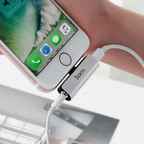 Адаптер Hoco LS25 Lightning на 3.5мм зарядка и звук