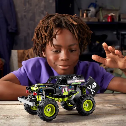 Конструктор LEGO Technic 42118 Monster Jam Grave Digger