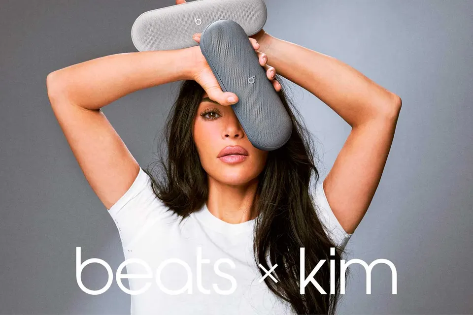 Беспроводная колонка Beats Pill Kim Edition (1)