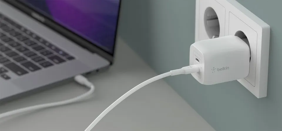 Зарядное устройство Belkin GaN BoostCharger Pro 65W (2)