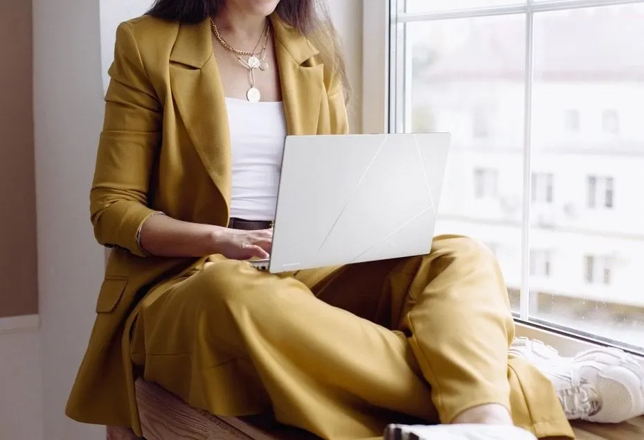 Ноутбук ASUS ZenBook 14 OLED Touch 14" Intel Core Ultra 7 155H/Intel Arc Graphics (16+1000GB SSD) Win 11 (3)