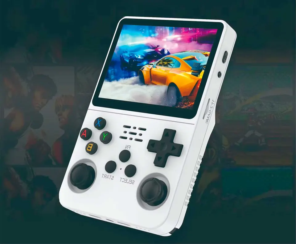 Портативная игровая консоль Game Master (R36S) 3.5" (1)